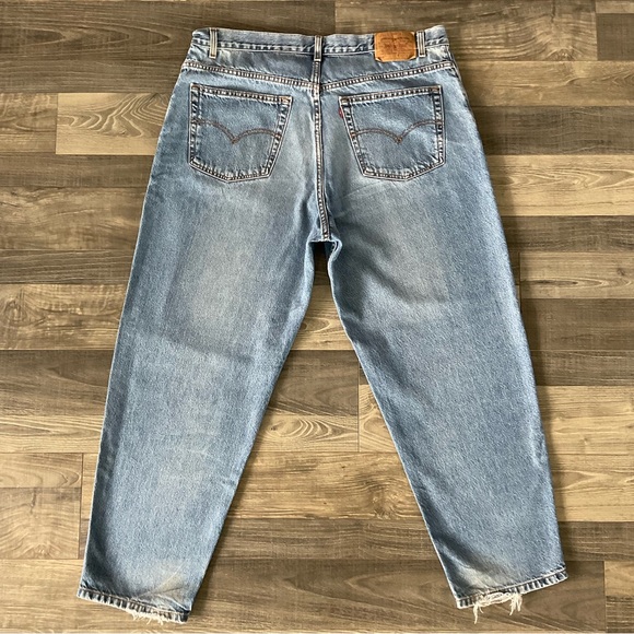 42x30 LEVI'S 560 Loose Comfort Fit Jeans 
Style # 560-4891
Blue - Picture 6 of 10